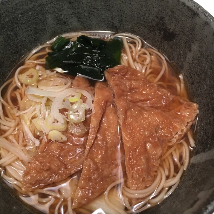 うどん、おそば、おいなりさんに油揚げの甘辛煮